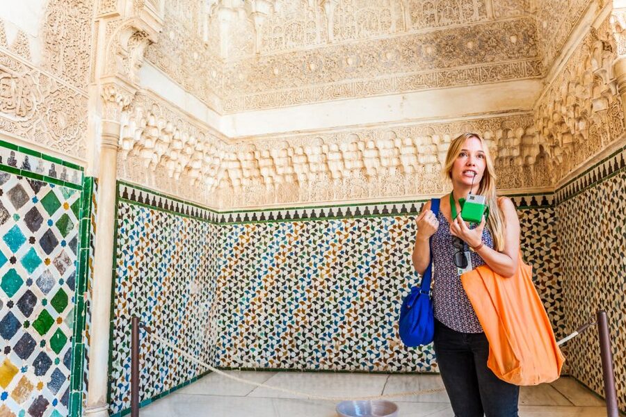 Granada: Alhambra & Nasrid Palaces Tour with Tickets - The Alcazaba and Torre de la Vela