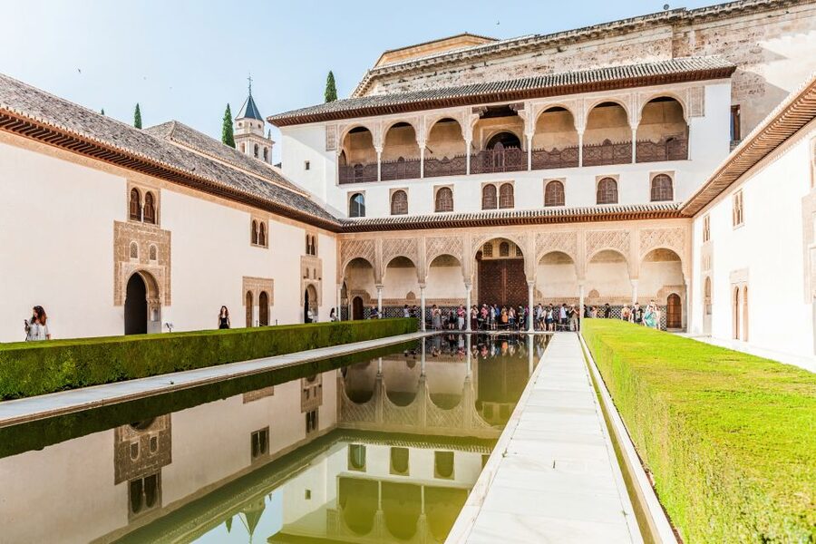 Granada: Alhambra & Nasrid Palaces Tour with Tickets - Palace of Charles V: a sharp change in style