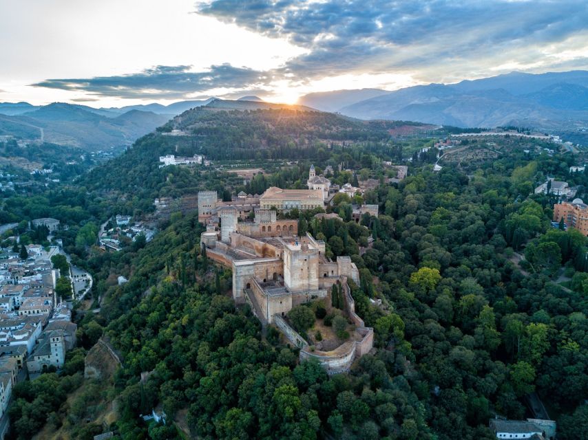 Granada: Alhambra Palace Guided Tour - Meeting at the Alhambra at 9:00 AM