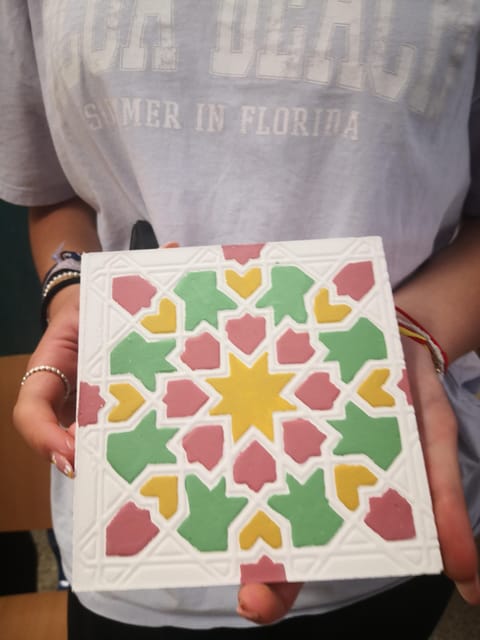 Granada: "Alhambra´s Craft Workshop" - Practical limits to consider before booking