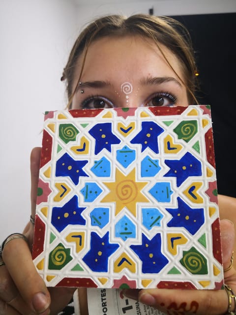 Granada: "Alhambra´s Craft Workshop" - A central art school, 500 meters from the cathedral
