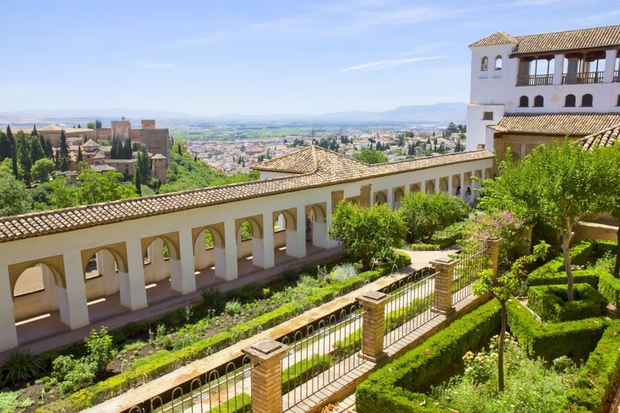 Granada: Alhambra Small Group Tour with Nasrid Palaces - Key points at a glance