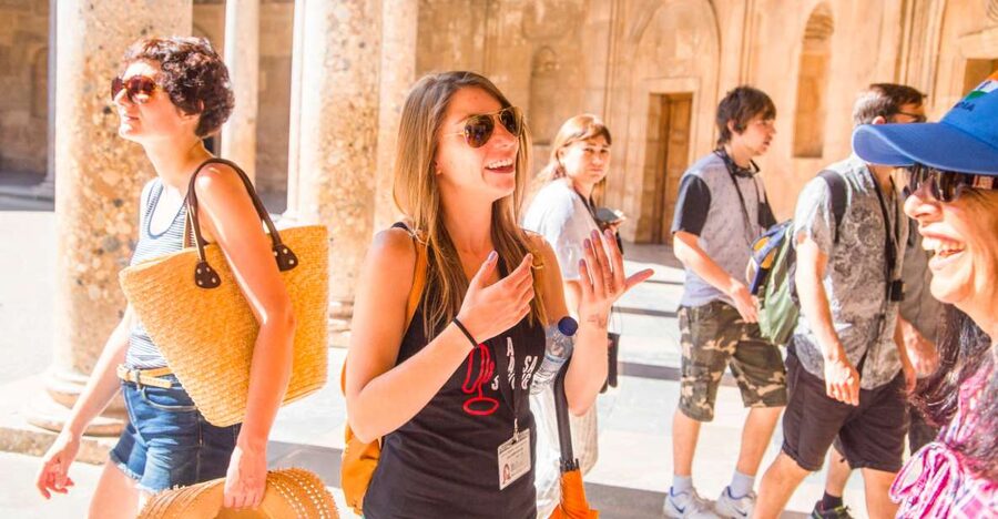 Granada: Combo Alhambra, Albaicín, and Sacromonte Tour - Starting at the Alhambra Access Pavilion