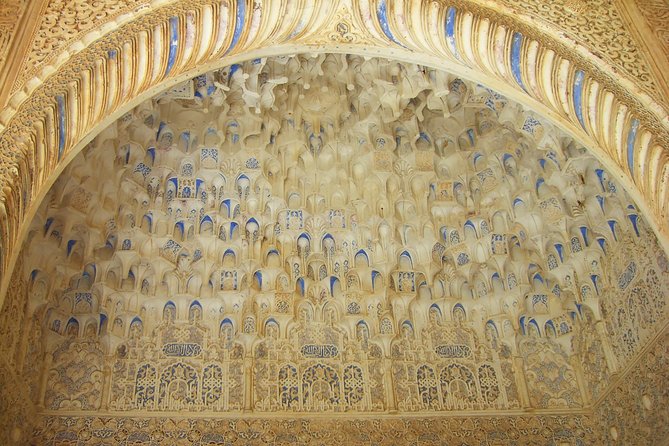 Granada Day Trip: Alhambra & Nazaries Palaces from Seville - The guides can shape the whole day