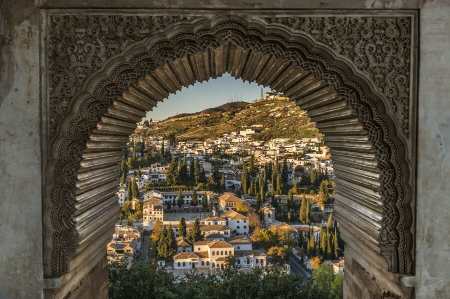Granada Full Day: Alhambra General, Albayzin and Sacromonte - The break between monument and neighborhood