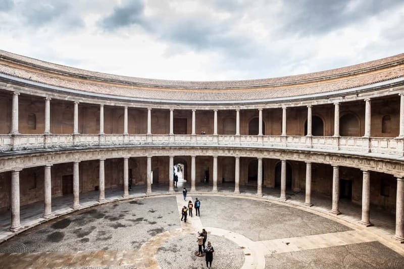 Granada: Last minute ticket Alhambra Tour - Why the Alhambra Works Best With a Guide