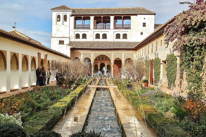 Granada Private Alhambra Tour includes Nazaries Palaces - What the Alhambra private tour covers