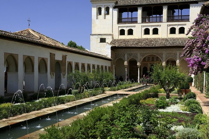 Granada Tour with Alhambra and Generalife Gardens from Seville - Two hours in Granada, with important limits