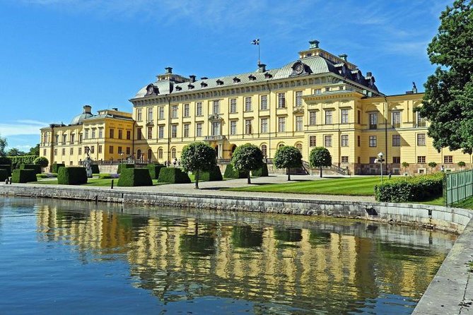 Grand Castle Tour Drottningholm and Gripsholm (private service) - Who should book this experience?