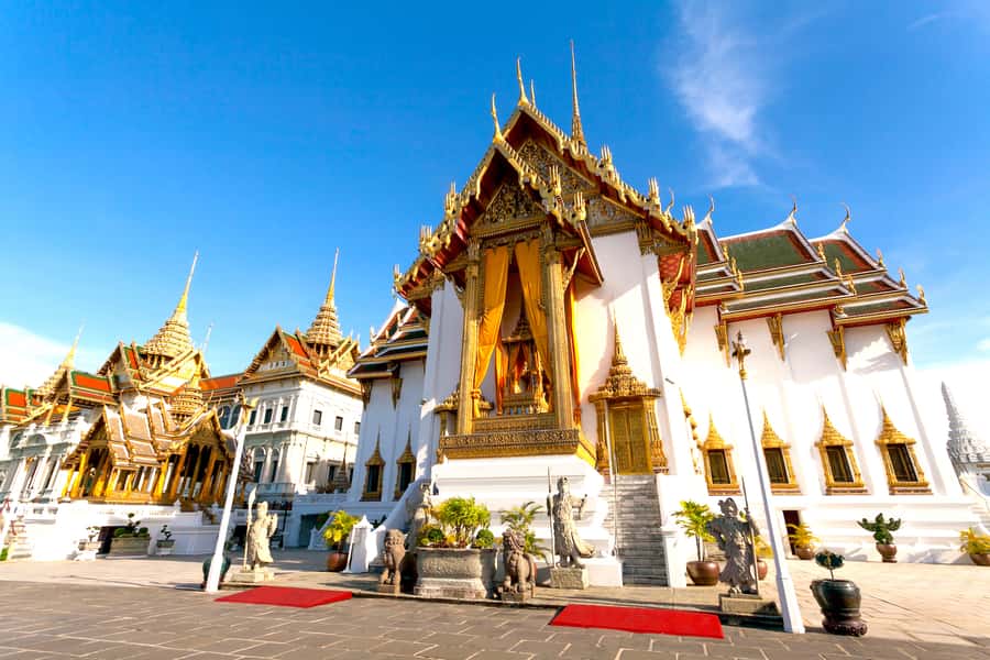 Grand Palace, Damnoen Floating Market & Maeklong Market Tour - Wat Phra Kaew and the Emerald Buddha