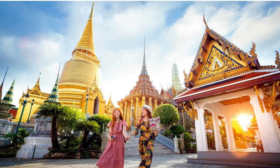 Grand Palace, Damnoen Floating Market & Maeklong Market Tour - What the guides add to the experience