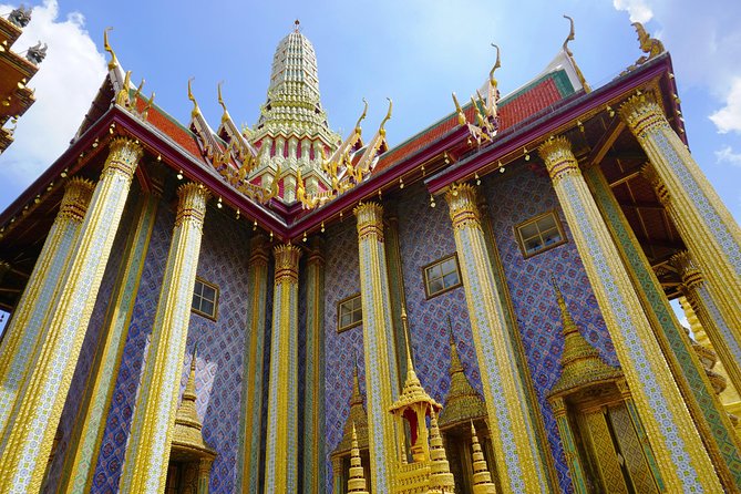 Grand Palace Glory and Emerald Buddha : Half-Day Tour in Bangkok - What the guide adds, and where the tour can vary