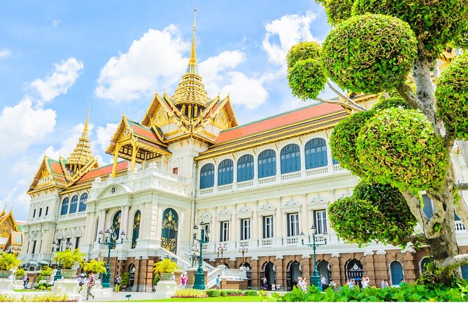 Grand Palace & Temples of Bangkok with experienced guide - Who should book this Bangkok temple walk?