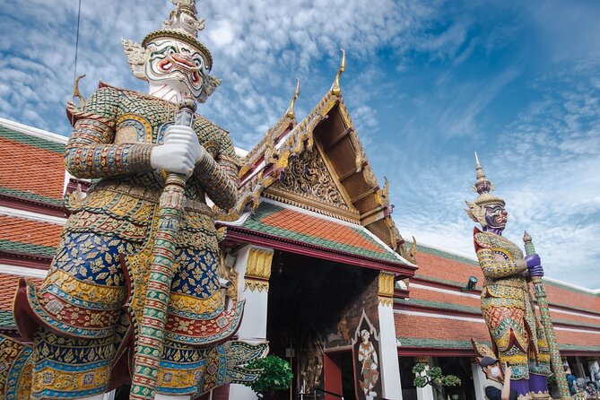 Grand Palace & Wat Arun Immersive Guided Walking Tour 3-Hour - Who should book this Bangkok tour?