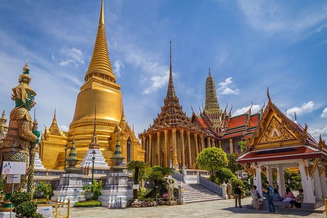 Grand Palace & Wat Phra Kaew Walking Tour with Professional Guide - Meeting near Tha Chang Pier