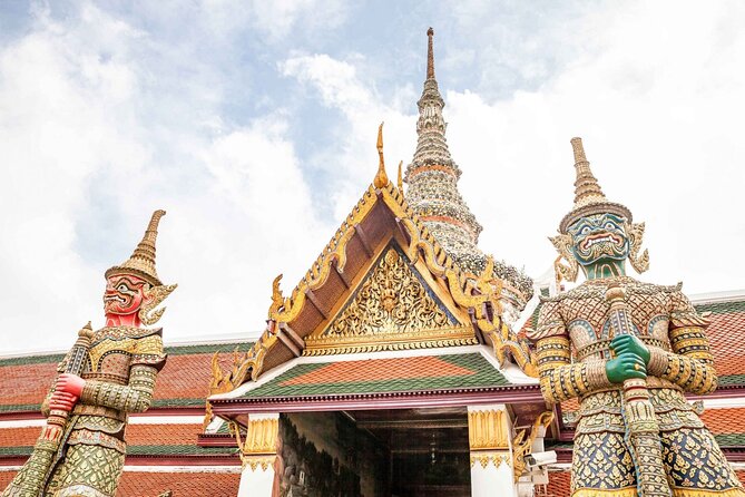 Grand Palace, Wat Phra Kaew, Wat Pho and Wat Arun Walking Tour From Bangkok - Walking, heat, crowds, and the real pace