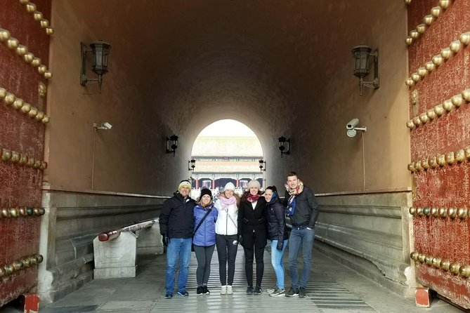 Great Wall & Forbidden City Layover Small Group Tour (9AM-5PM) - Meeting the guide at Terminal 3