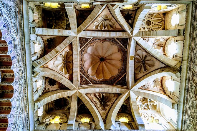 Guided tour: discover the 2 great monuments in Córdoba: Mezquita and Alcázar. - Should you book the Córdoba Alcázar and Mosque-Cathedral tour?