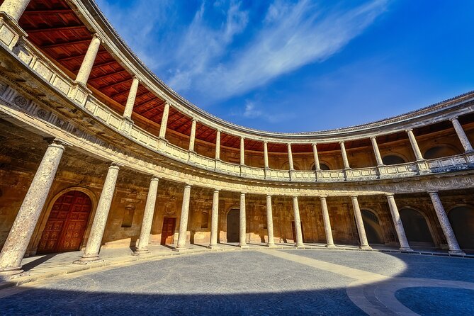 Guided tour of Alhambra and Generalife with Nasrid Palaces - Generalife gardens: a calm opening