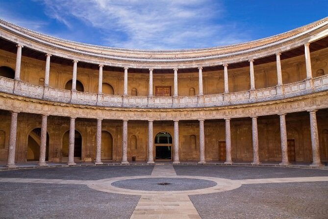 Guided tour to Alhambra with Generalife, Alcazaba and Carlos V - Carlos V Palace and the Christian chapter