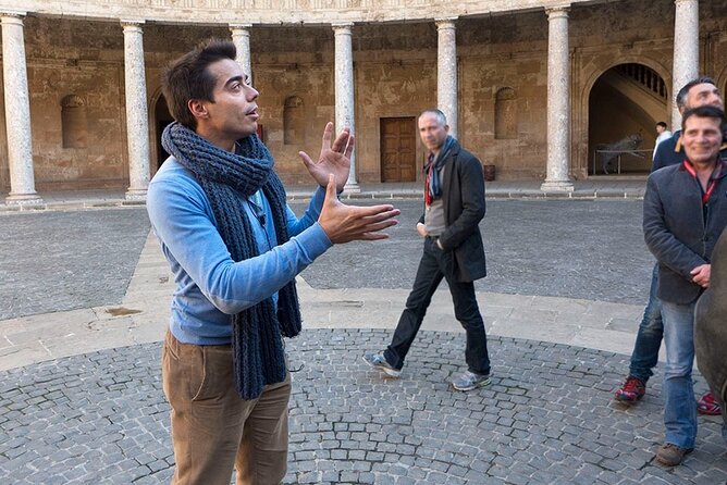 Guided visit to the Alhambra, Nasrid Palaces and Generalife - Meeting point, walking needs, and booking care
