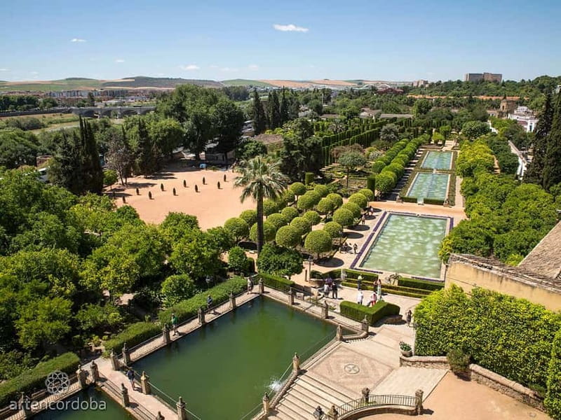 Guided visit to the Mosque of Cordoba and Alcazar of Cordoba - The price question: convenience versus entrance fees