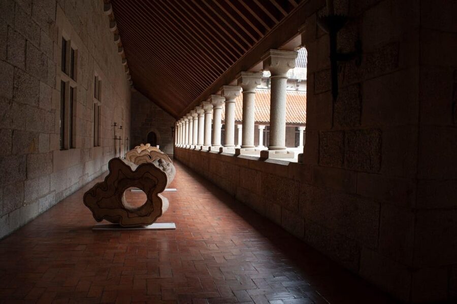Guimarães: Palace of the Dukes of Bragança Entry Ticket - Entering the Restored Halls and Rooms