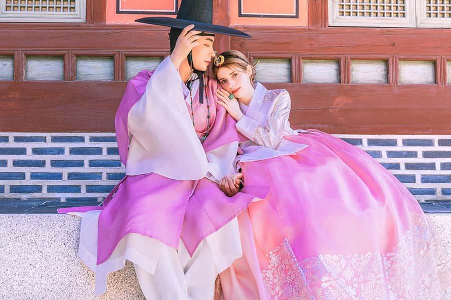 Gyeongbokgung Hanbok Experience at hanboknam - Choosing a Joseon look near Gyeongbokgung