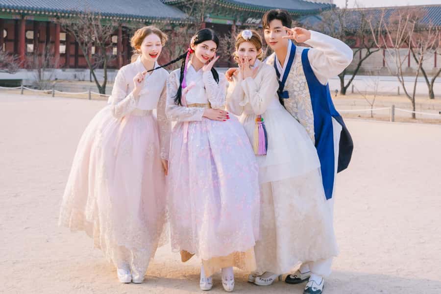 Gyeongbokgung Hanbok Experience at hanboknam - Handling the busy morning period