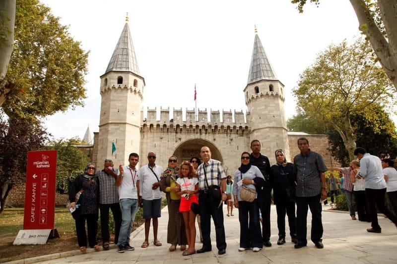 Hagia Sophia, Topkapı Palace, Blue Mosque Guided Small Group - Why this seven-hour route works in Sultanahmet