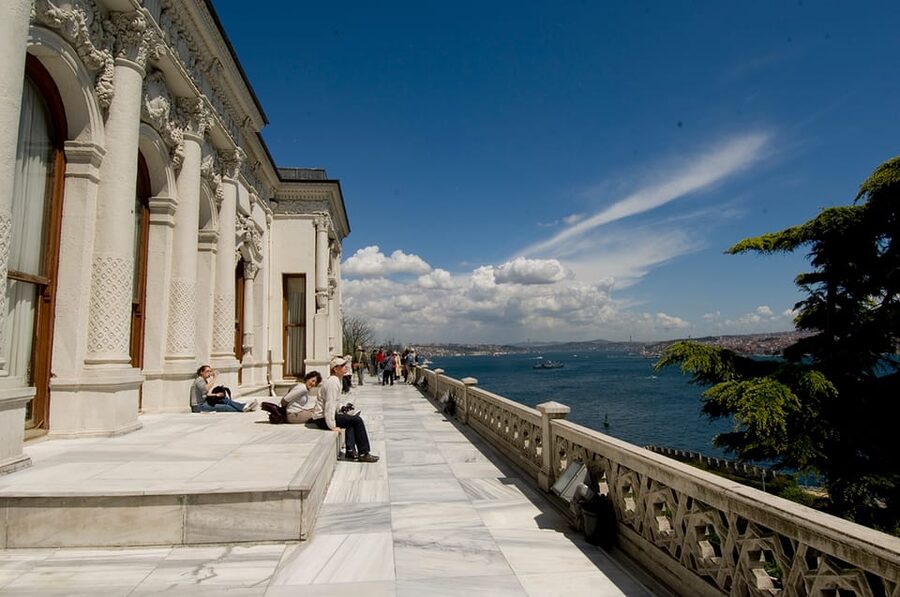 Half-Day Istanbul: Topkapi Palece Tour (Tickets Included) - Hagia Sophia and the Blue Mosque from the outside
