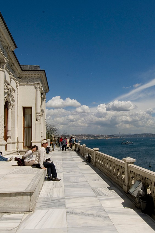 Half-Day Istanbul: Topkapi Palece Tour (Tickets Included) - Walking, clothing, and access