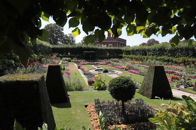Hampton Court Guided Tour. Full day Access & High Tea - Independent time after the tea