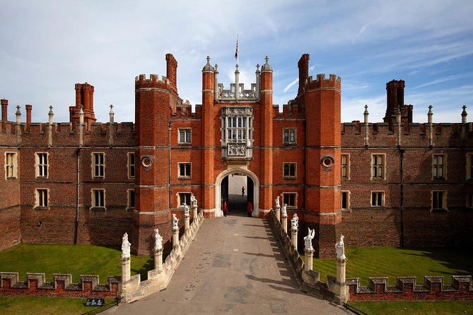 Hampton Court Palace Entrance Ticket - Getting from London to the palace