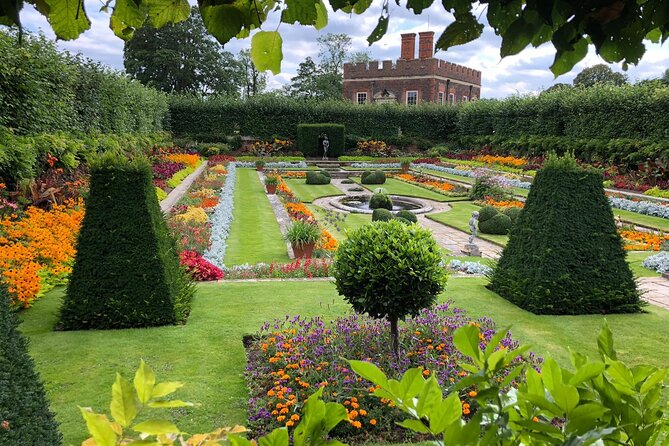 Hampton Court Palace Half-Day Trip from London with Tickets - The Great Hall and Henry VIII’s Tudor court