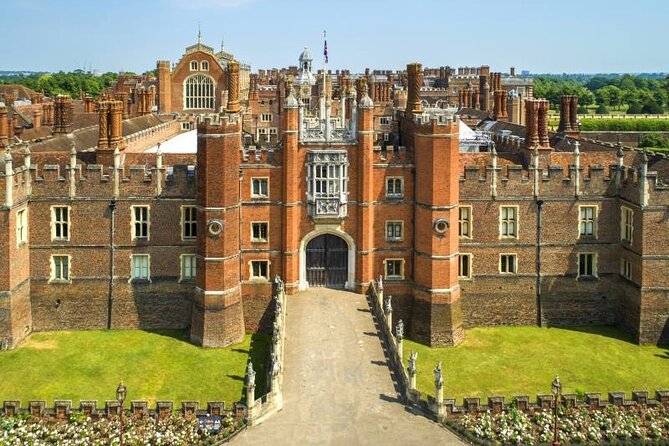 Hampton Court Palace Half-Day Trip from London with Tickets - Tudor kitchens and everyday palace work