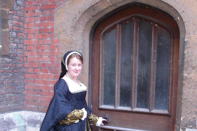 Hampton Court Palace Private Tour - Secrets of Henry VIII - What you see in 90 minutes