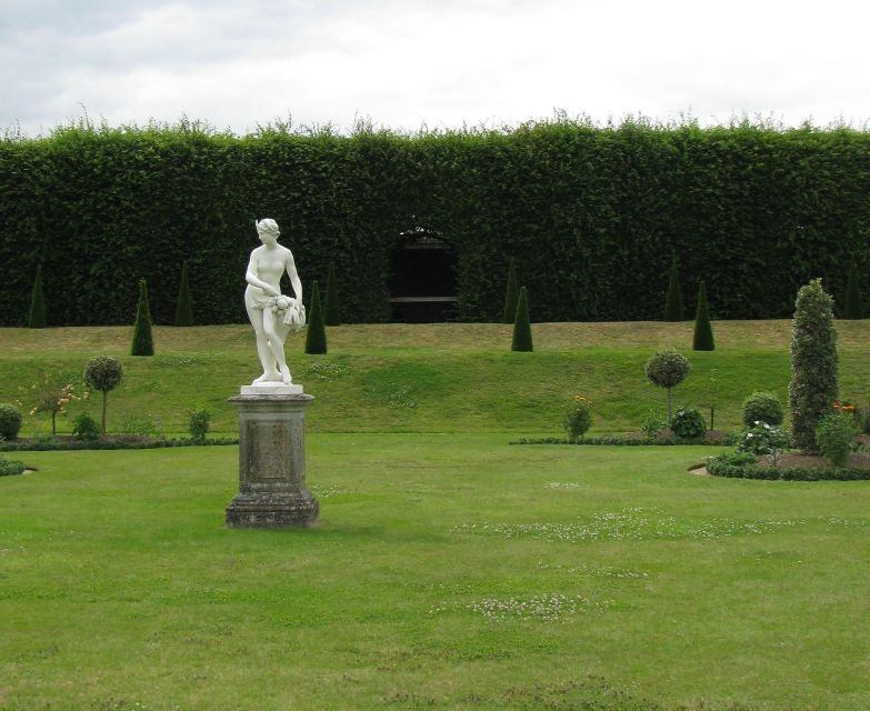 Hampton Court Palace Private tour With Fast Track Entry - Food, accessibility, and small practical points