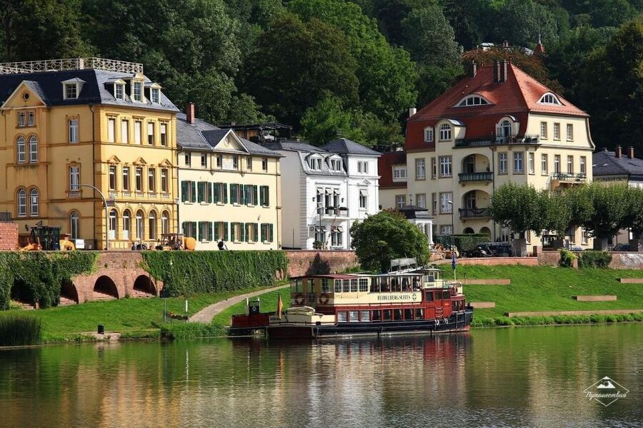 Heidelberg Castle Tour: Residence of the Electors - Inside the castle complex and its three building periods