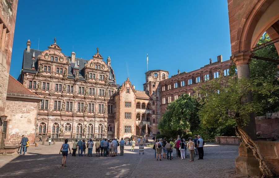 Heidelberg: Heidelberg Castle Garden & Outside Private Tour - Meeting the Great Barrel