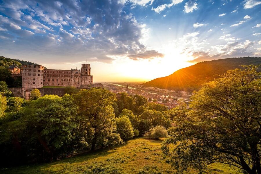 Heidelberg: Heidelberg Castle Garden & Outside Private Tour - The guide’s role and the quality of the storytelling