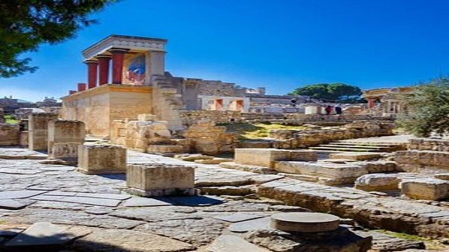 Heraklion: Knossos Palace Guided Tour Half Day - The scheduled ride to Knossos