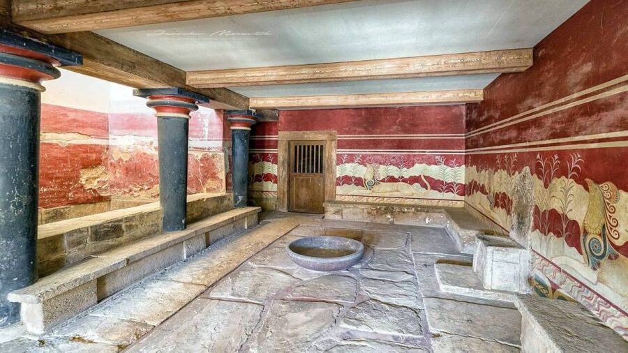 Heraklion: Knossos Palace Guided Tour Half Day - Storerooms, clay jars, and the palace economy