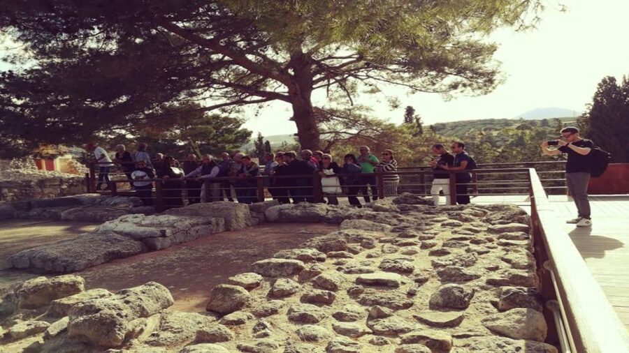Heraklion: Knossos Palace Guided Tour Half Day - Starting near the Heraklion Archaeological Museum