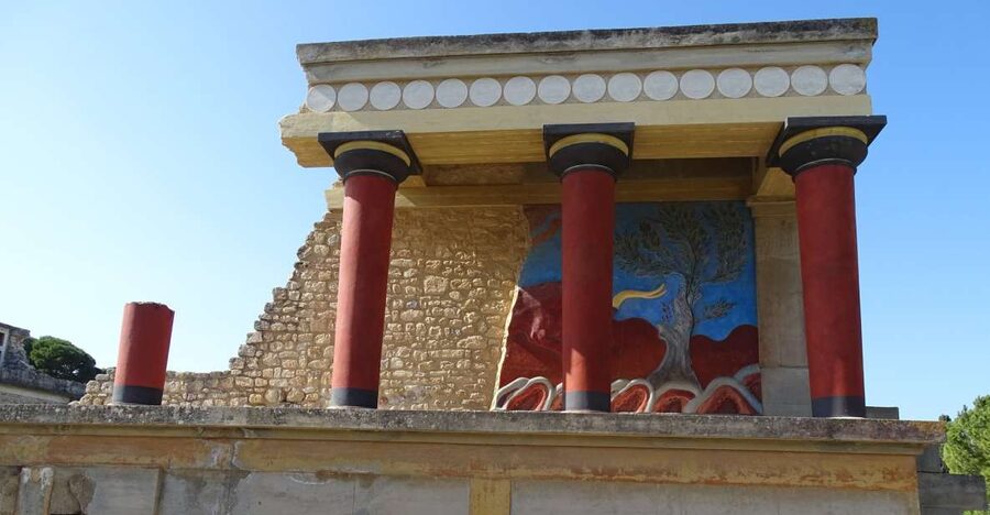 Heraklion: Knossos Palace, Zeus Cave & Oil Mill Private Tour - Olive oil, bread and Cretan food traditions