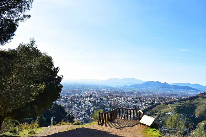Hiking in the natural park on the outskirts of the Alhambra - Why this Granada hike is worth your morning