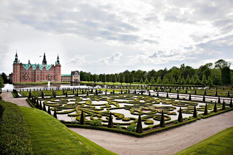Hillerød: Frederiksborg Castle Entry Ticket - Use the app as your personal guide