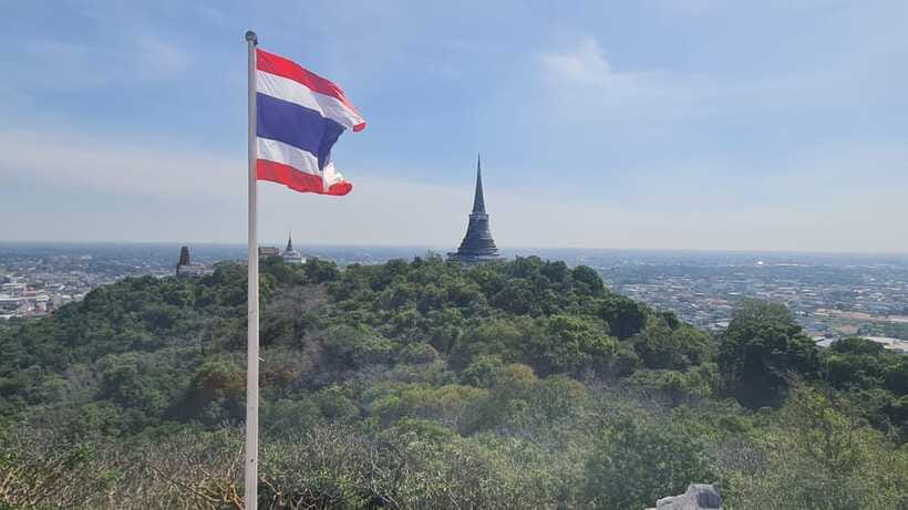 HUA HIN : Phetchaburi & Summer Palace ( Private Tour ) - Mahathat Temple in Phetchaburi Town