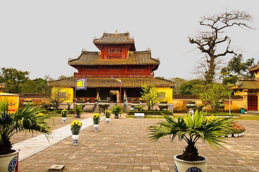 Hue Customizable Tour with Imperial Citadel & Forbidden City - The private car route: build a full Hue day