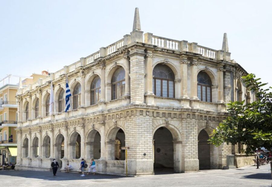 Ierapetra: Knossos Palace and Heraklion Guided City Tour - From Ierapetra to the Minoan capital